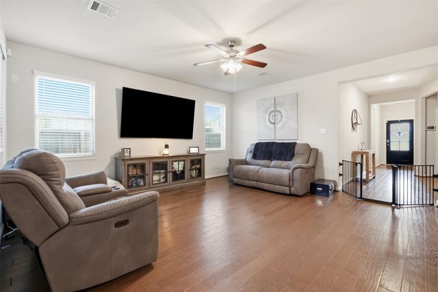 428 Kohls Crest Road, La Porte, TX 77571