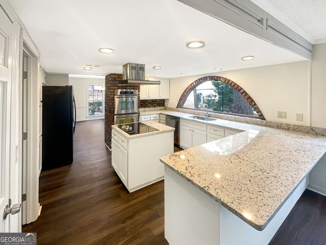 7040 Northgreen Drive, Atlanta, GA 30328