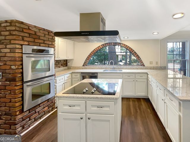 7040 Northgreen Drive, Atlanta, GA 30328