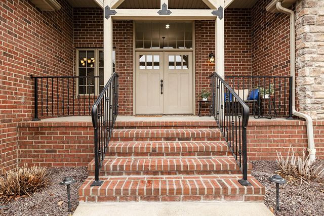 3953 E Windsmore Drive, Springfield, MO 65802