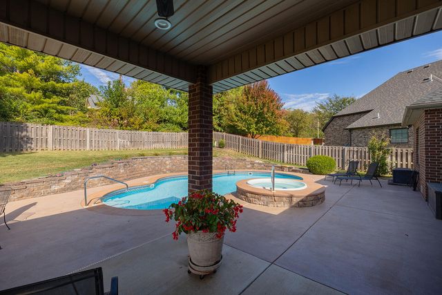 3953 E Windsmore Drive, Springfield, MO 65802