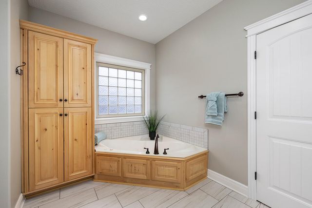 3953 E Windsmore Drive, Springfield, MO 65802