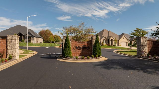 3953 E Windsmore Drive, Springfield, MO 65802