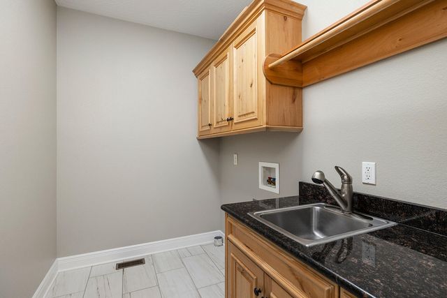 3953 E Windsmore Drive, Springfield, MO 65802