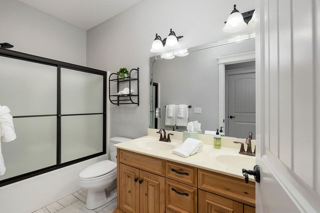 3953 E Windsmore Drive, Springfield, MO 65802