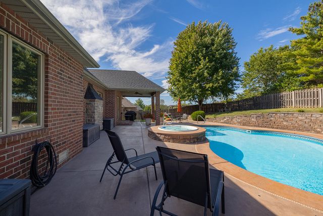 3953 E Windsmore Drive, Springfield, MO 65802