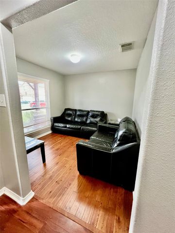 9610 Serenata Court, Humble, TX 77396