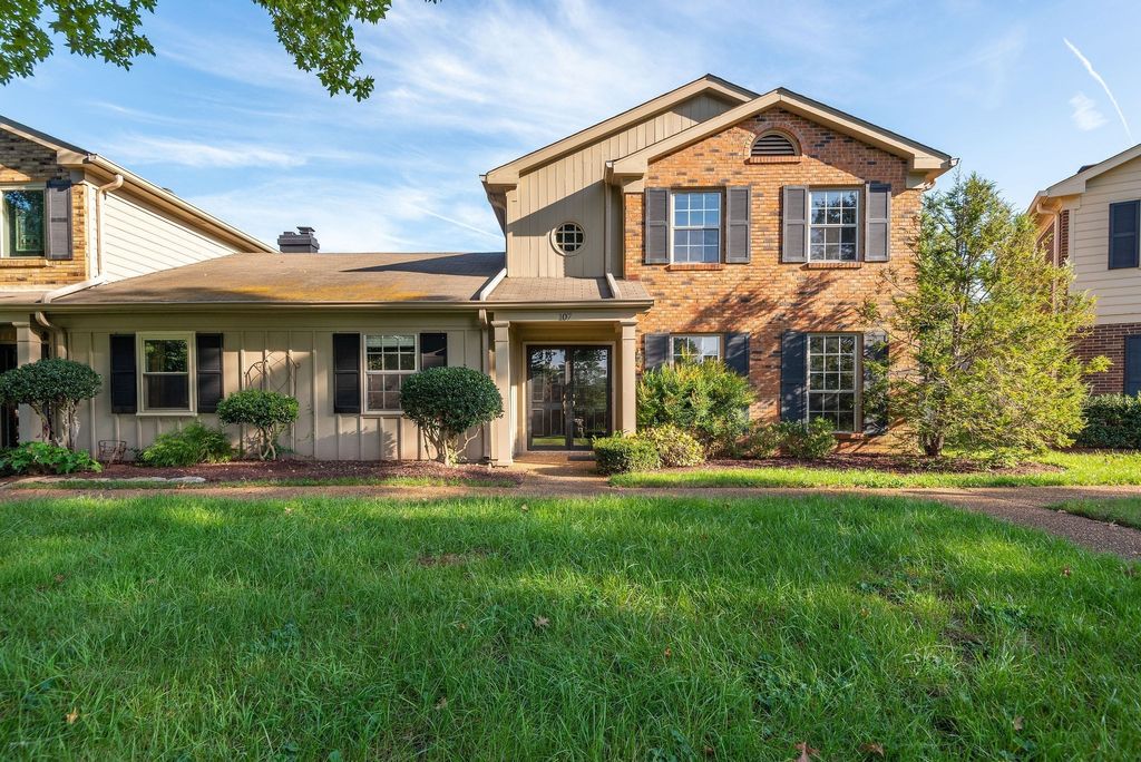 107 Boxwood Dr, Franklin, TN 37069