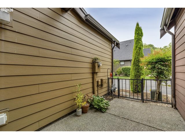 7084 Ne STONEWATER St, Hillsboro, OR 97124