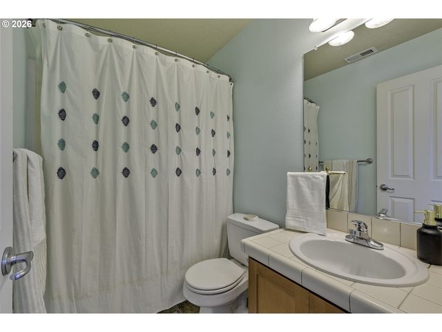 7084 Ne STONEWATER St, Hillsboro, OR 97124