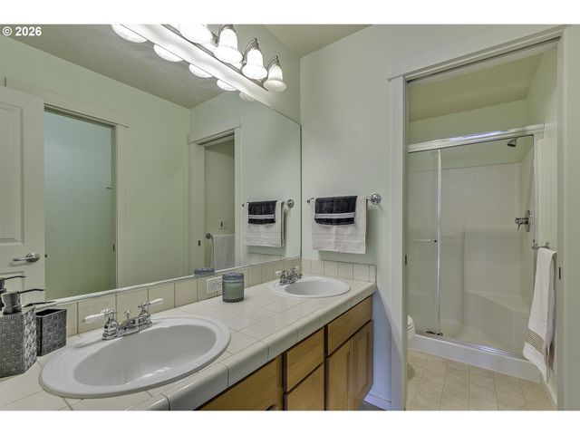 7084 Ne STONEWATER St, Hillsboro, OR 97124