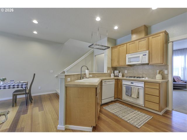 7084 Ne STONEWATER St, Hillsboro, OR 97124