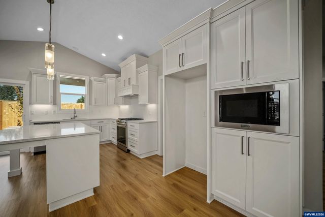 760 Emily Grace Ct SE, Salem, OR 97306