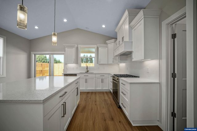 760 Emily Grace Ct SE, Salem, OR 97306