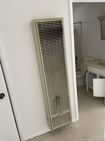 5242 RUBIDOUX DR, San Antonio, TX 78228