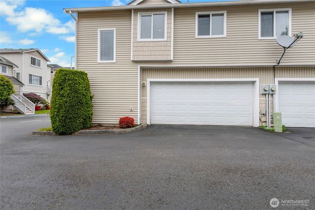 11229 3rd Avenue Ct E, Tacoma, WA 98445