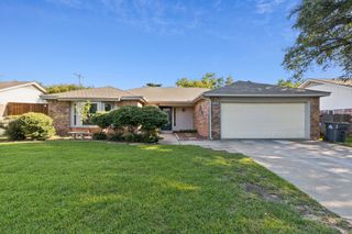 1402 Sonora Court, Arlington, TX 76012