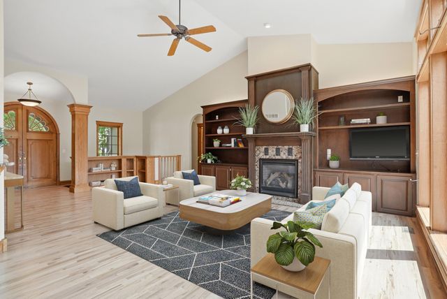 4702 GARDEN BROOK CT, Columbia, MO 65203