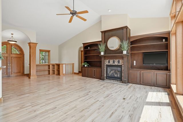 4702 GARDEN BROOK CT, Columbia, MO 65203
