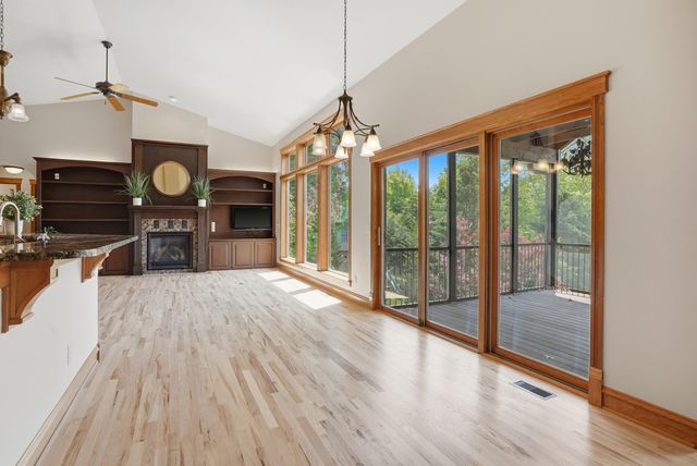 4702 GARDEN BROOK CT, Columbia, MO 65203