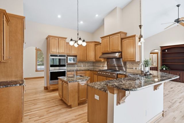 4702 GARDEN BROOK CT, Columbia, MO 65203