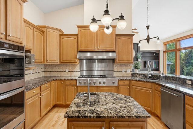 4702 GARDEN BROOK CT, Columbia, MO 65203