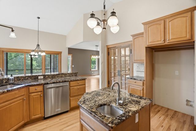 4702 GARDEN BROOK CT, Columbia, MO 65203