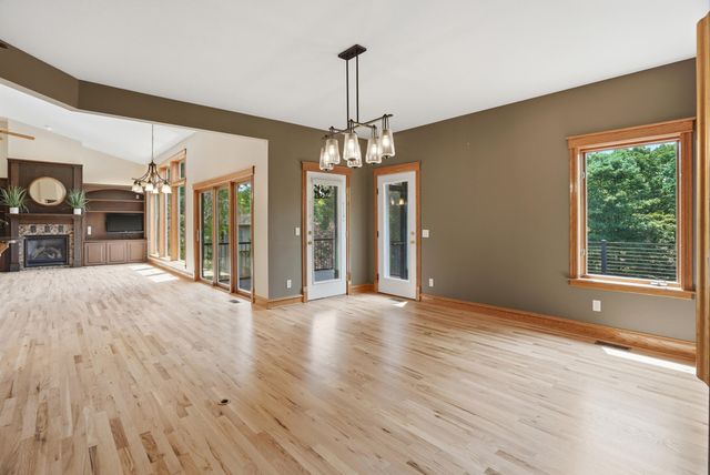 4702 GARDEN BROOK CT, Columbia, MO 65203