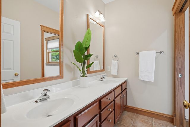4702 GARDEN BROOK CT, Columbia, MO 65203