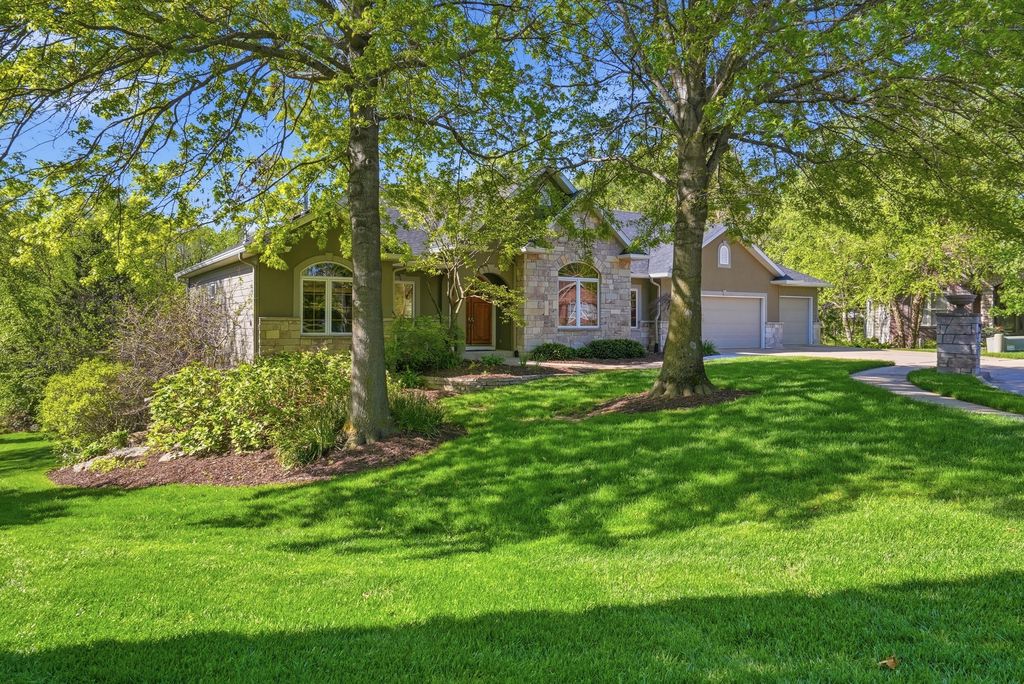 4702 GARDEN BROOK CT, Columbia, MO 65203