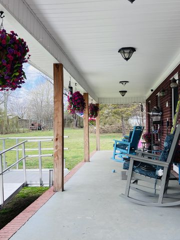 690 Monument Rd, Summertown, TN 38483