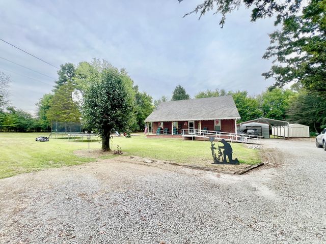 690 Monument Rd, Summertown, TN 38483