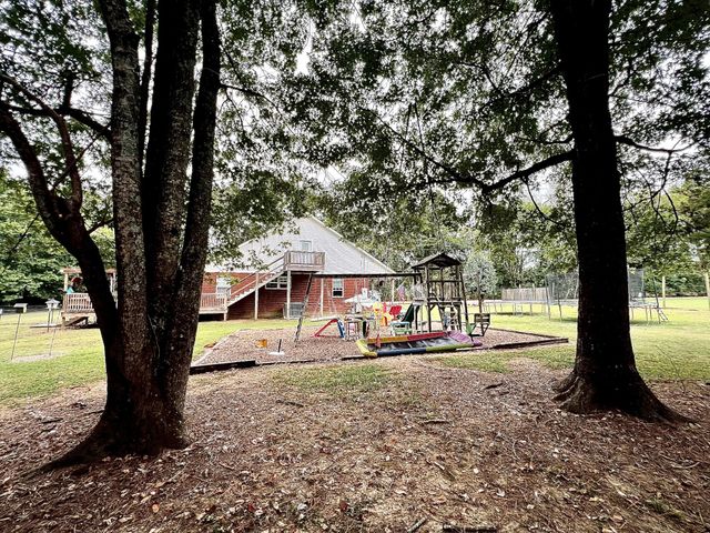 690 Monument Rd, Summertown, TN 38483