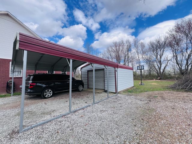 690 Monument Rd, Summertown, TN 38483