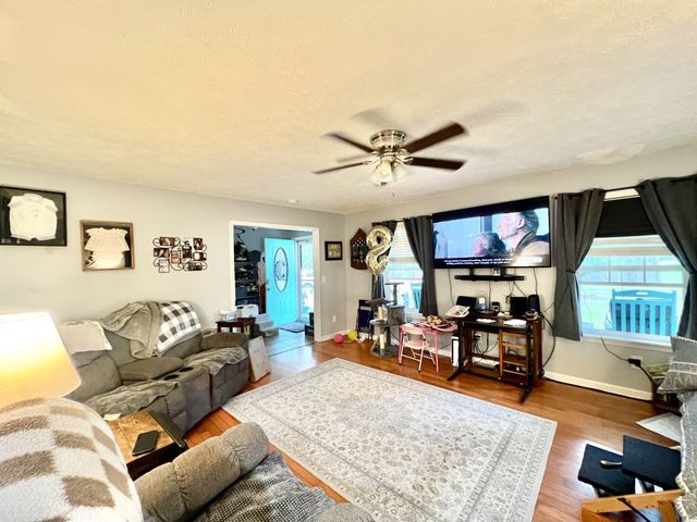 690 Monument Rd, Summertown, TN 38483