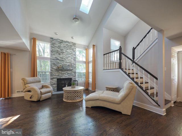 15 ASPEN CT, Newtown, PA 18940