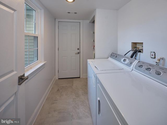 15 ASPEN CT, Newtown, PA 18940