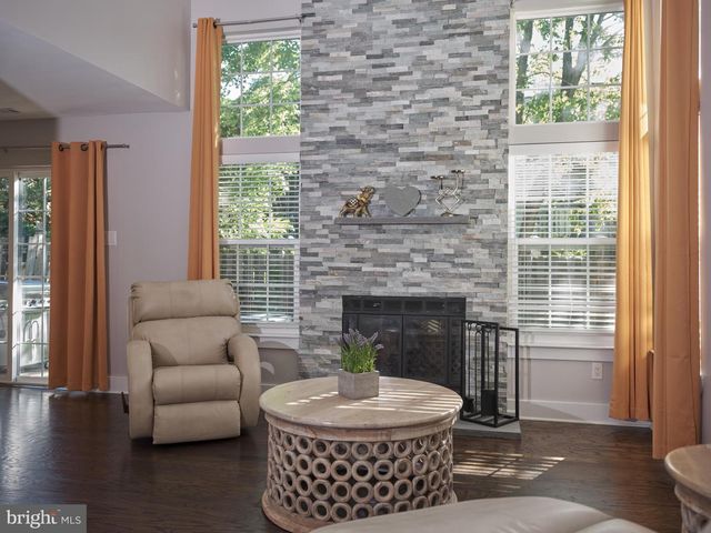 15 ASPEN CT, Newtown, PA 18940