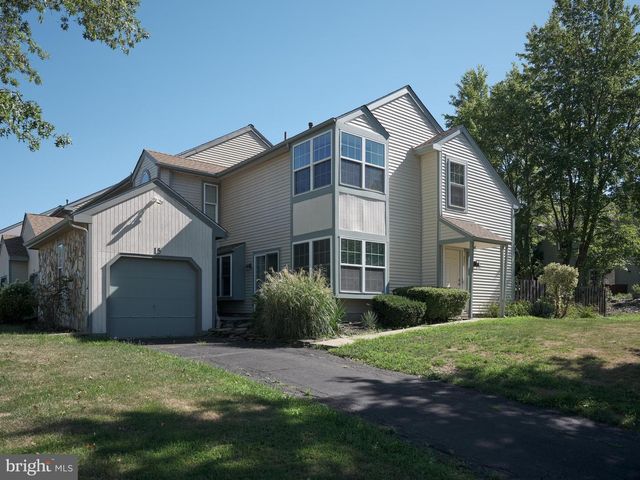 15 ASPEN CT, Newtown, PA 18940