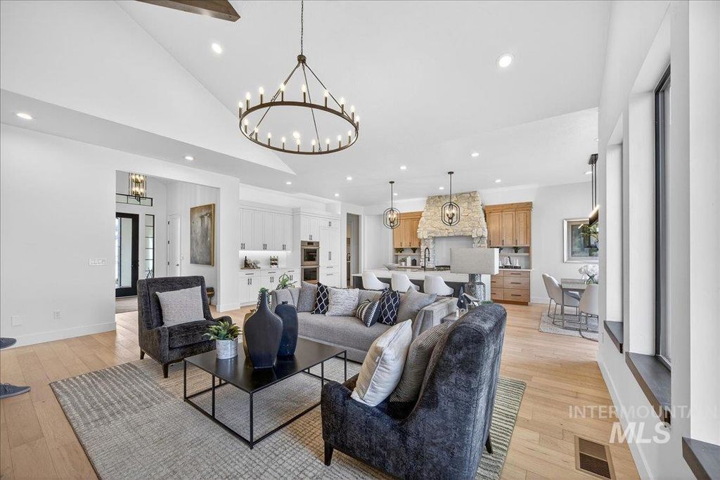 549 Joy Ave, Middleton, ID 83644 photo 8