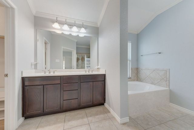 5836 Sunny Meadow Lane, Grand Prairie, TX 75052