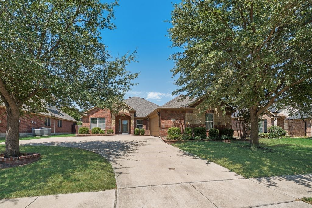 5836 Sunny Meadow Lane, Grand Prairie, TX 75052