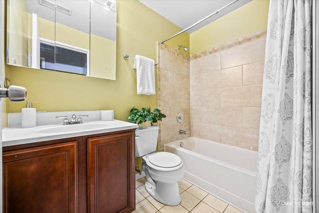 2260 Abbeywood Drive F, Lisle, IL 60532