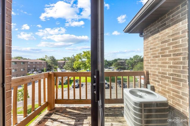 2260 Abbeywood Drive F, Lisle, IL 60532