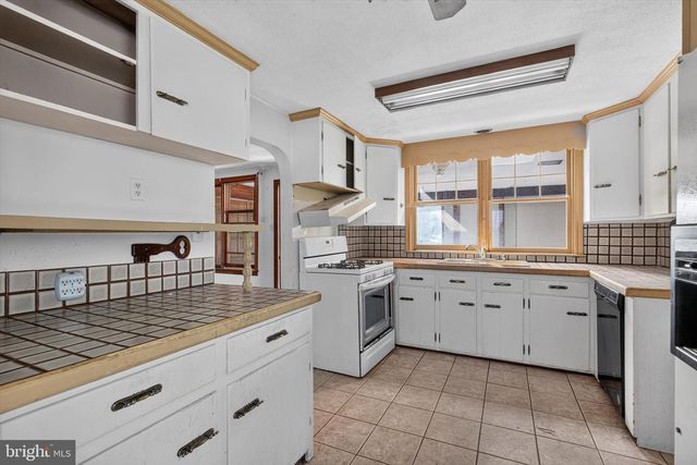 2400 CATHERINE ST, York, PA 17408