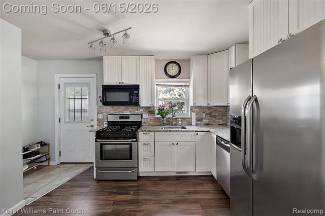 608 E Windemere Avenue, Royal Oak, MI 48073