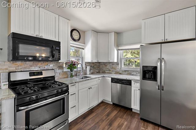 608 E Windemere Avenue, Royal Oak, MI 48073
