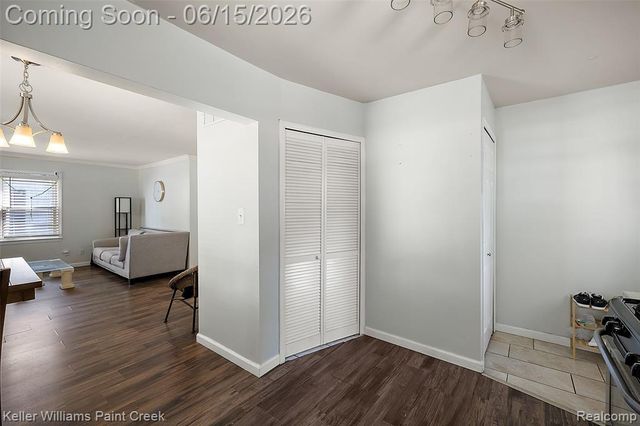 608 E Windemere Avenue, Royal Oak, MI 48073