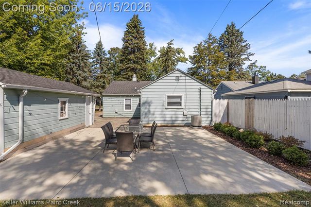 608 E Windemere Avenue, Royal Oak, MI 48073