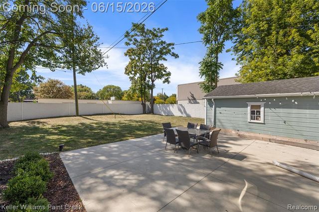 608 E Windemere Avenue, Royal Oak, MI 48073